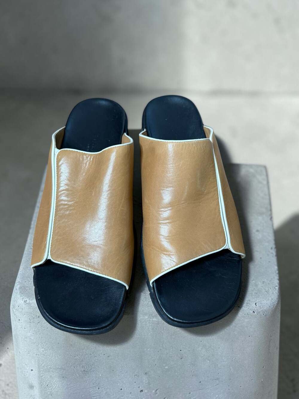 Cole Haan Nike Air Tan Leather Slip-On Comfort Sandals